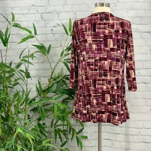 🎉Motherhood Maternity Burgundy & Tan Pattern Top - Picture 3 of 7